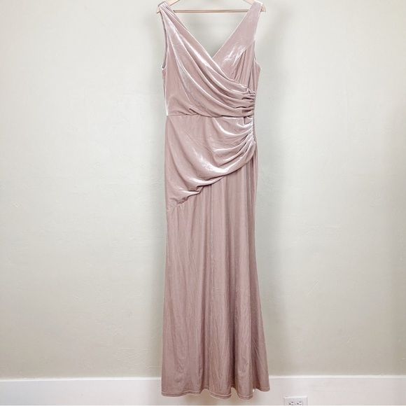 REVELRY Dawson Velvet Dress - Picture 1 of 16